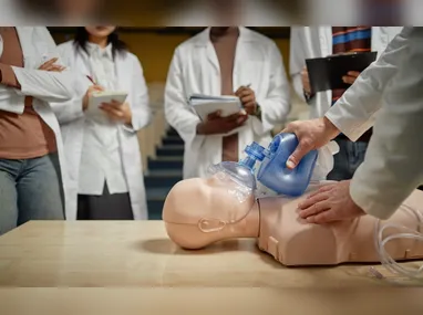 Imagem ilustrativa da imagem Governo Lula revoga edital para criação de novos cursos de medicina