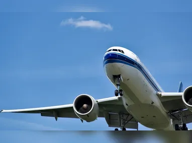 Imagens de câmeras de segurança registram momento de tiroteio