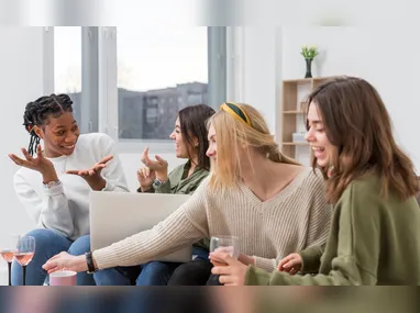 Açougue tem fila de espera com até 100 pessoas