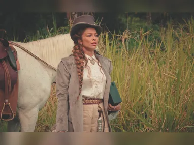 Dona Beja, personagem de Grazi Massafera, descobre uma gravidez inesperada