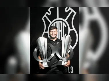 Zagueiro brasileiro Éder Militão durante partida do Real Madrid