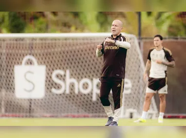 Diretor de futebol do Flamengo, José Boto
