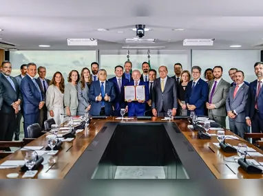 Imagem ilustrativa da imagem Lula sanciona Lei Antifacção e ressalta prisão de magnatas do crime