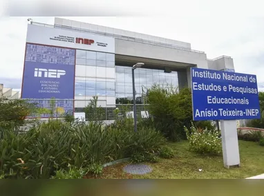 Imagem ilustrativa da imagem MEC prorroga prazo para pedir isenção da taxa de inscrição do Enem