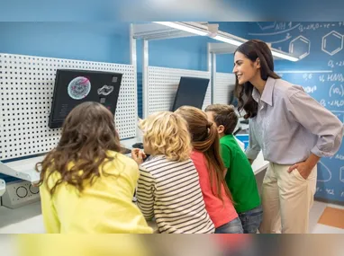 Imagem ilustrativa da imagem MEC vai definir regras e limites sobre o uso de IA nas escolas