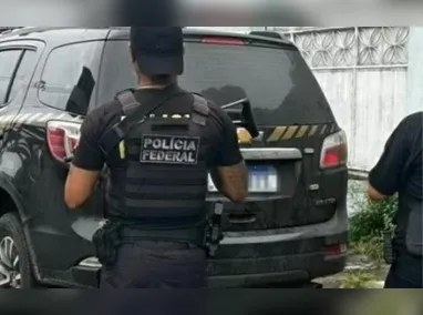 Embarcação encalhou após realizar manobra