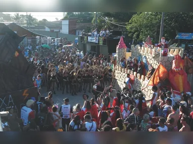 Show do grupo Art Popular, na Praia do Morro, encerra o Carnapari