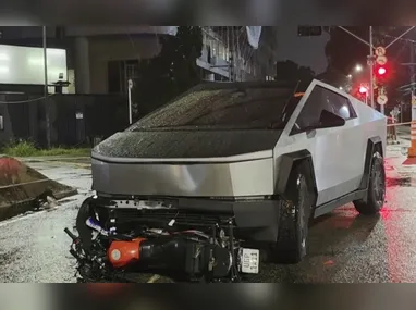 Imagem ilustrativa da imagem Motociclista morre em acidente envolvendo um carro Tesla Cybertruck em SP
