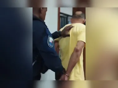 Armas, dinheiro e drogas foram apreendidas na operação