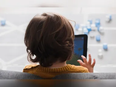 Fogo atingiu dois galpões de um centro logístico