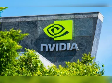 Leonardo lembra que a Justiça reconhece celular como instrumento de trabalho: indenização por perda de renda