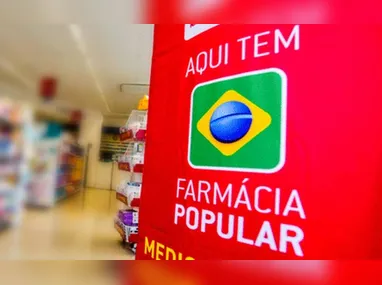 Segundo a família do motorista, carro também teria sido depredado pelo grupo