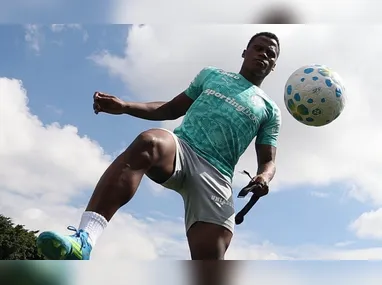 Raphinha sofreu lesão durante o amistoso entre Brasil e França, em Massachusetts, nos Estados Unidos