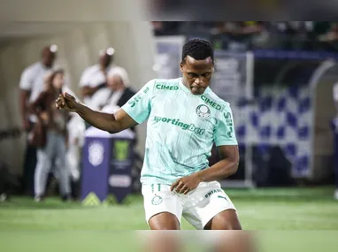Imagem ilustrativa da imagem Palmeiras vence Fluminense no sufoco em reencontro de Arias e segue líder