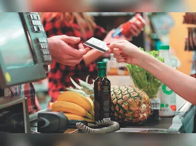 Imagem ilustrativa da imagem Pesquisa: maioria dos trabalhadores vai mudar forma de usar vale-alimentação