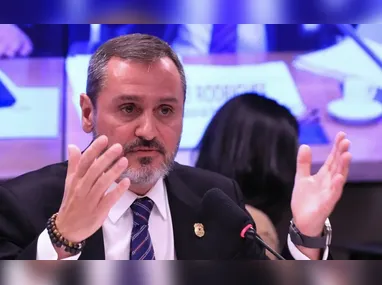 Ana Luiza Mateus Souza teria caído de um prédio no Rio de Janeiro