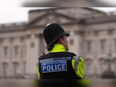 Imagem ilustrativa da imagem Polícia realiza novas buscas em endereços da realeza britânica