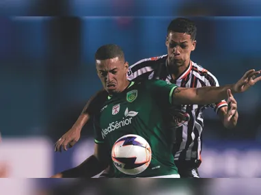 Paulo Henrique atuou em 64 partidas pelo Vitória e foi campeão da Copa Espírito Santo em 2025