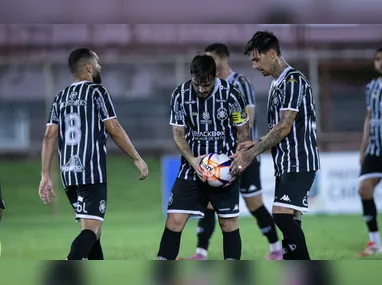 Lucão deve ser titular em clássico decisivo pelo Vitória