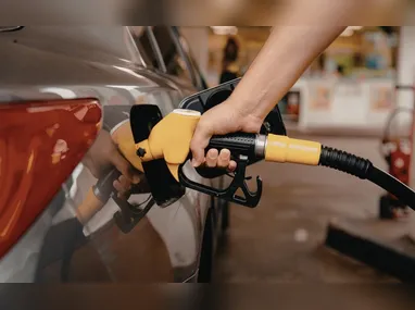 Imagem ilustrativa da imagem Preço do diesel sobe quase 12% na semana e litro chega a R$ 6,80, mostra ANP