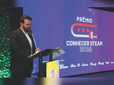 Ex-secretário de Estado da Educação, Vitor de Angelo, durante o Meeting Tribuna de Educação