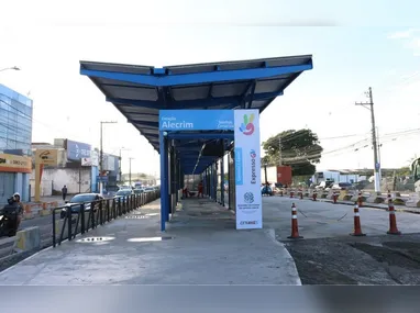 Judeus se reúnem na sinagoga durante a Pessach: festa inicia quando eles são convocados a fazer uma introspecção