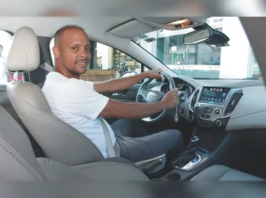 Judeus se reúnem na sinagoga durante a Pessach: festa inicia quando eles são convocados a fazer uma introspecção