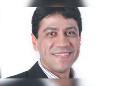 FÁBIO DIAS é vice-diretor da Escola de Associativismo