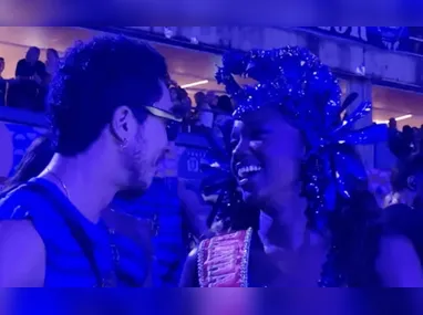 Maisa e Memphis Depay apareceram juntos em registro de festa de aniversário do jogador