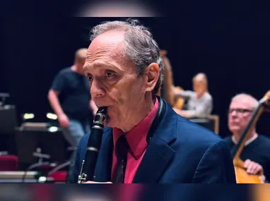 Evelin relata que, de um dia para o outro, uma de suas mamas triplicou de tamanho