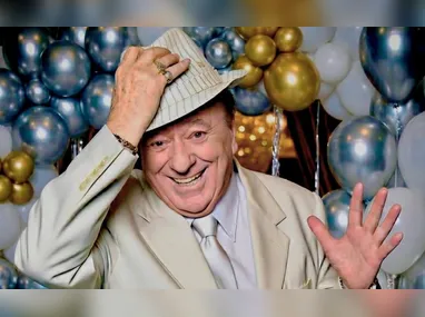 Apesar do tombo, a artista retomou a apresentação rapidamente e seguiu cantando