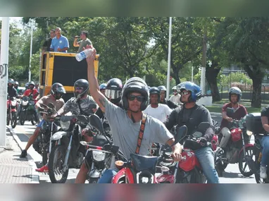 Veículos armazenados em porto: vendas de novos são as melhores desde o início da série histórica, em 1999