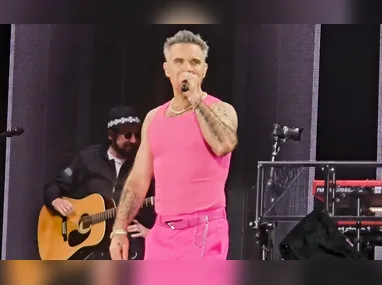 Jonas mostrou foto do carro danificado em seus stories no Instagram