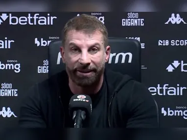 Jogadores do Atlético-MG comemoram gol de Bernard