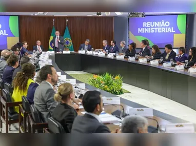 Cris samorini assume cargo nas presenças de Pazolini, Goggi e Musso