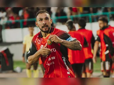 Jogadores do Mirassol comemoram gol marcado contra o Lanús