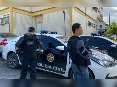 Portal dos Procurados divulgou cartaz dos quatro jovens denunciados pelo estupro coletivo