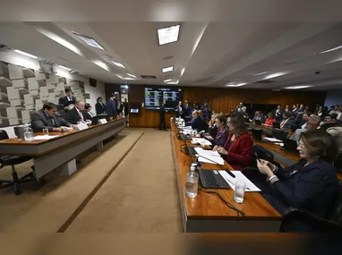 Presidente Luiz Inácio Lula da Silva se reuniu em Abu Dhabi com o presidente dos Emirados Árabes Unidos (EAU), Mohammed bin Zayed Al Nahyan