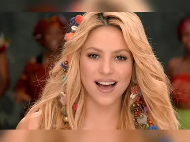 Bruno Mars em cena do videoclipe da música 'I Just Might'