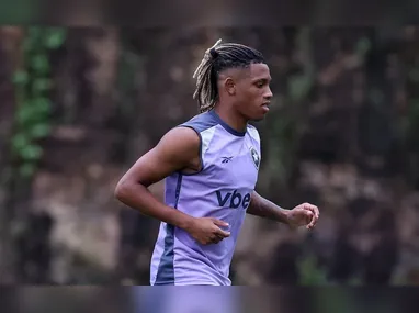 John Textor sofre pressão do clube associativo para deixar a SAF