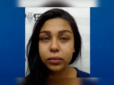 Imagem de um quarto com computador apropriado para "lives"