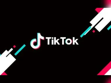 Crianças usando meios digitais: nova 
lei estabelece regras para as redes sociais