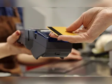 Imagem ilustrativa da imagem Vai aproveitar o Carnaval? Veja dicas para curtir sem cair em fraudes bancárias