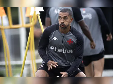 Coutinho tem contrato com o Vasco até o meio deste ano