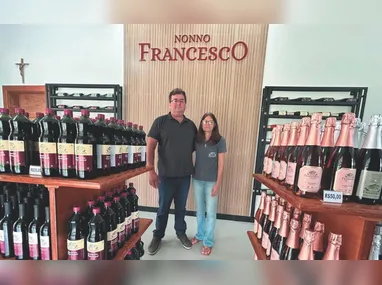 Entre paralelepípedos e tradição, a Rua do Lazer reúne cultura, gastronomia e o charme da vida local