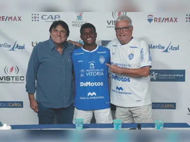 Evento de lutas reúne atletas de várias modalidades na Orla de São Pedro