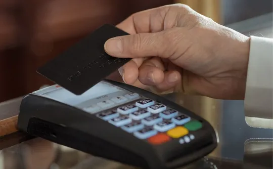 Imagem ilustrativa da imagem Feirões para pagar dívida com até 99% de desconto e limpar nome no ES