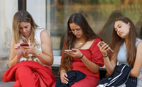 Imagem ilustrativa da imagem Pai de adolescente desabafa: "Mudou da água para o vinho em casa”
