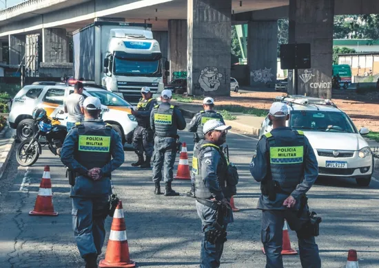 Imagem ilustrativa da imagem 198 motoristas são multados todo dia por licenciamento vencido