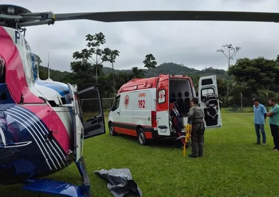 Imagem ilustrativa da imagem Adolescente sofre amputação da perna após acidente entre carro e moto no ES